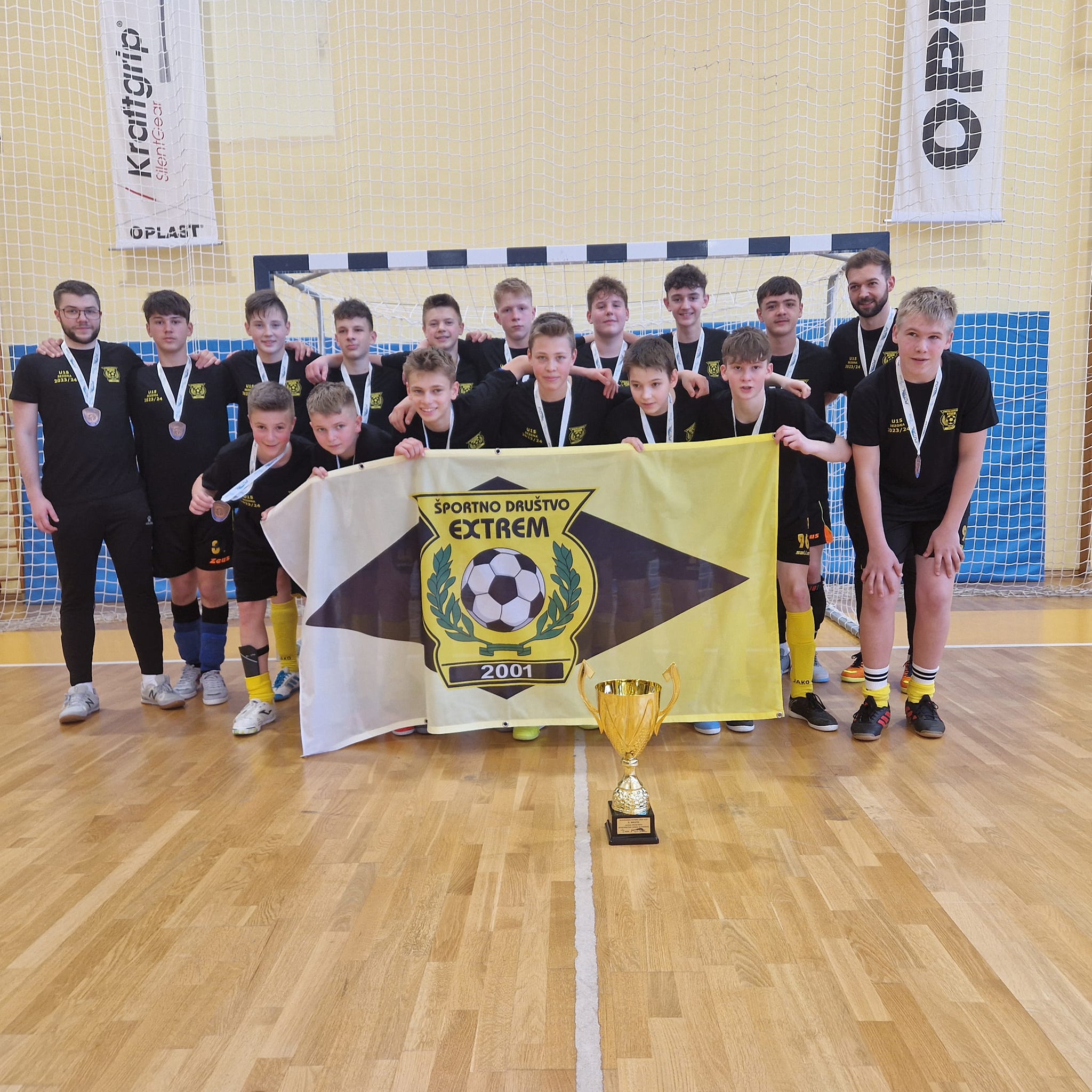 U15