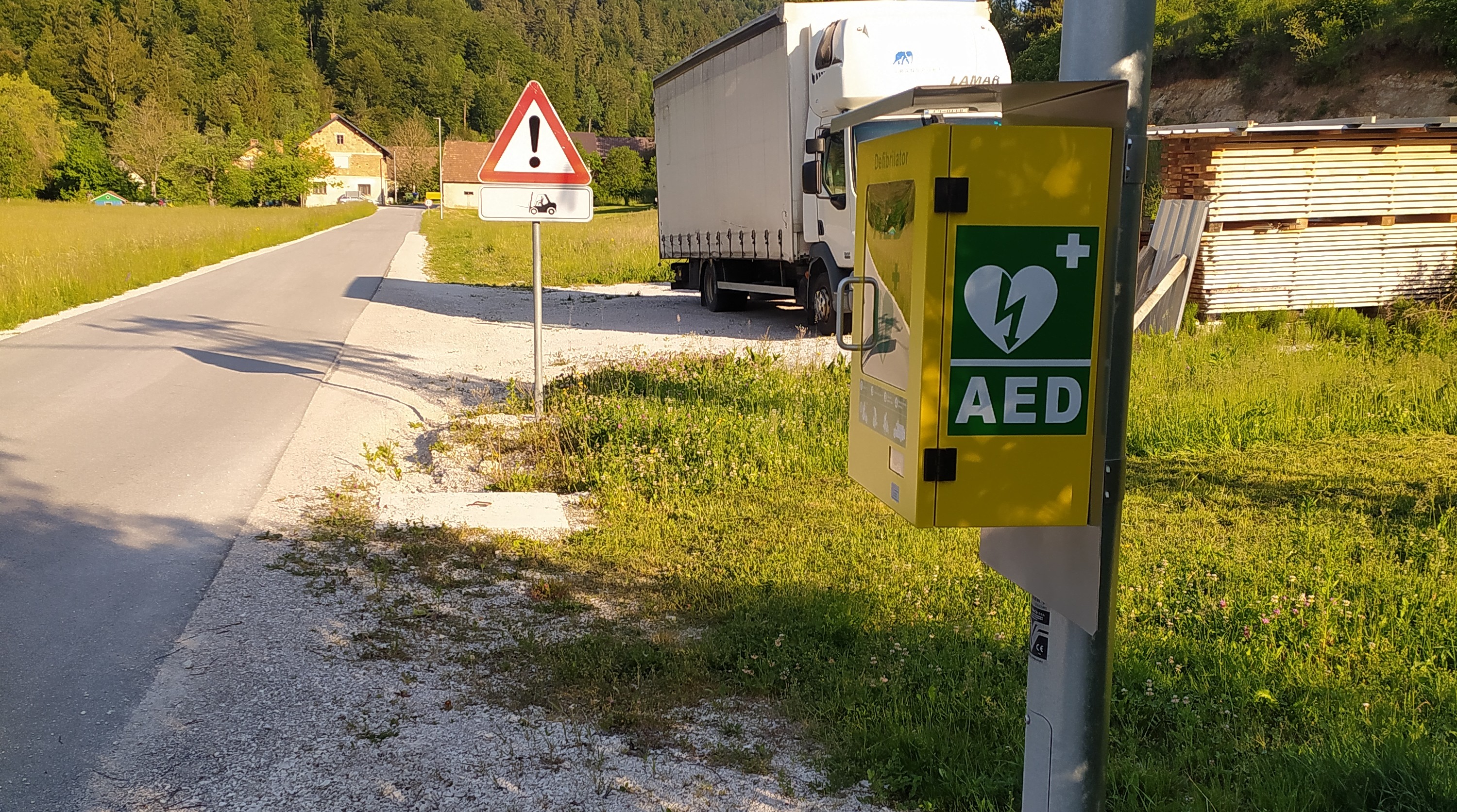 AED podklanec