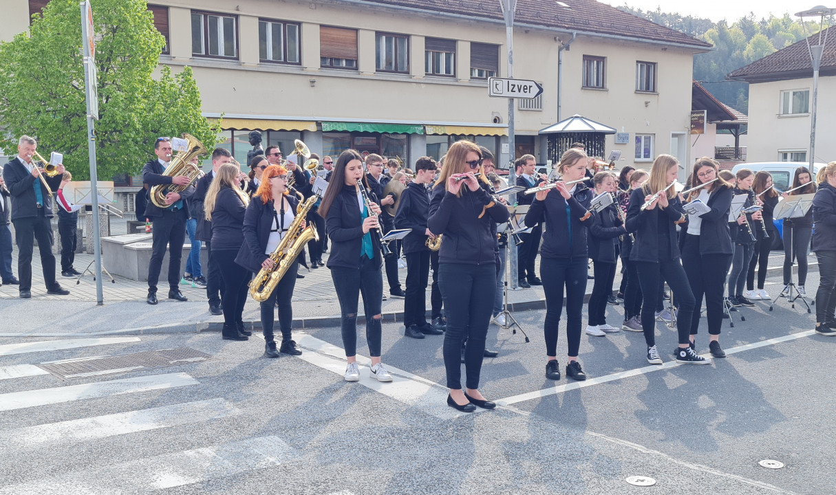 OB 1. MAJU KRESOVANJE IN TRADICIONALNA BUDNICA